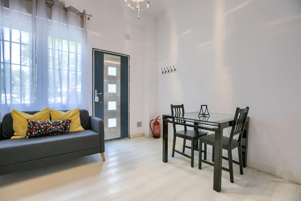 Cozy Getaway In Madrid Lägenhet Exteriör bild